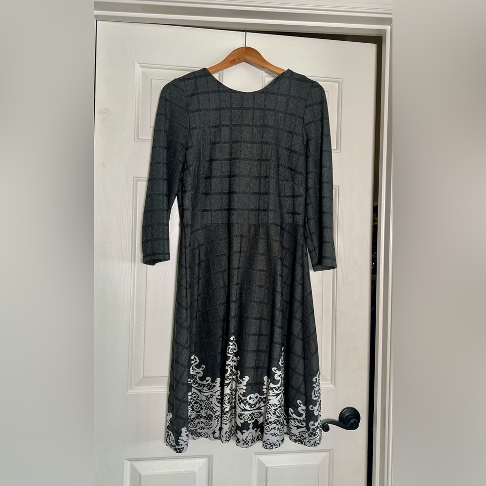 Indication by ECI, gray grid dress w white lace trim & 3/4 length sleeves. Sz 14